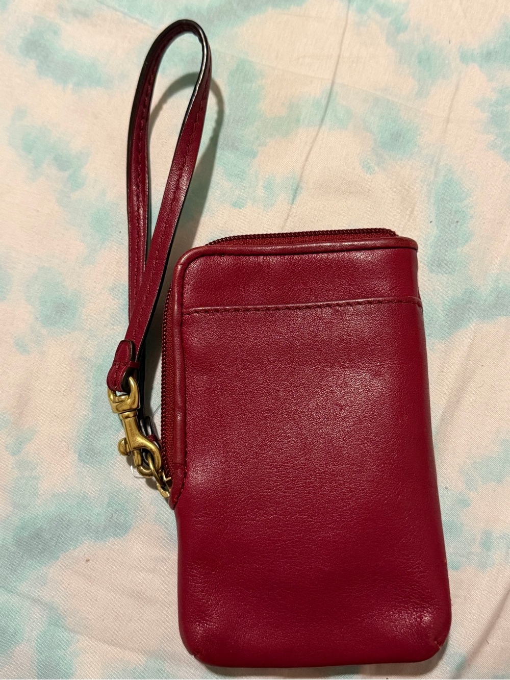 COACH Wine Red Leather Wristlet Phone Pouch with Gold Logo - Picture 4 of 4